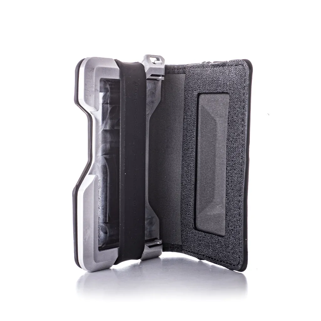 D03 AIRTAG WALLET