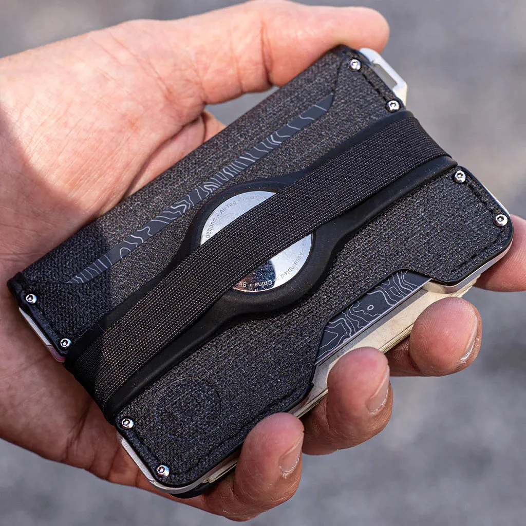 D03 Dapper™ AirTag Wallet